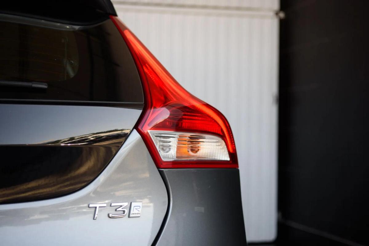volvo-v40-2018-gasolina-1498cc