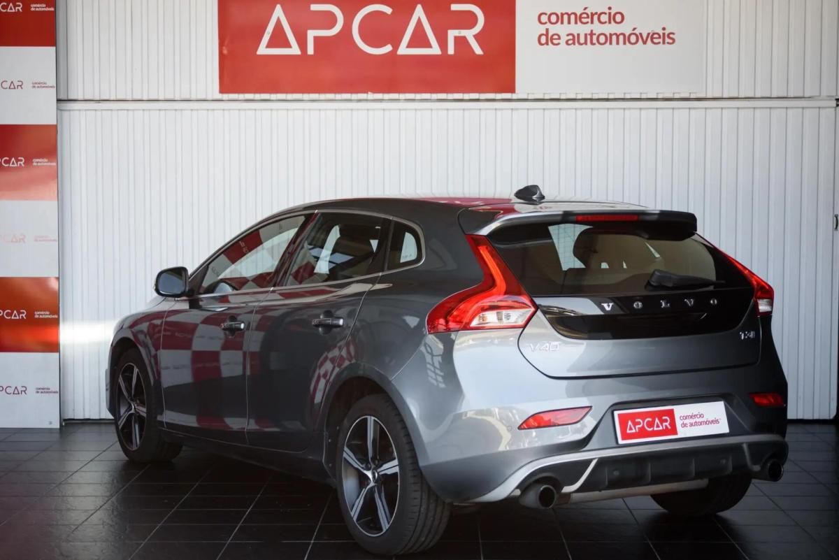 volvo-v40-2018-gasolina-1498cc