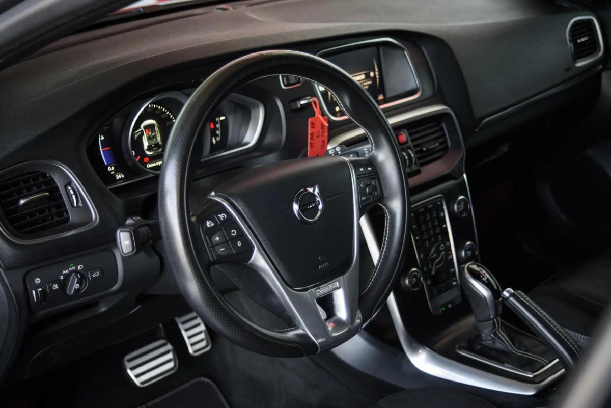 volvo-v40-2018-gasolina-1498cc