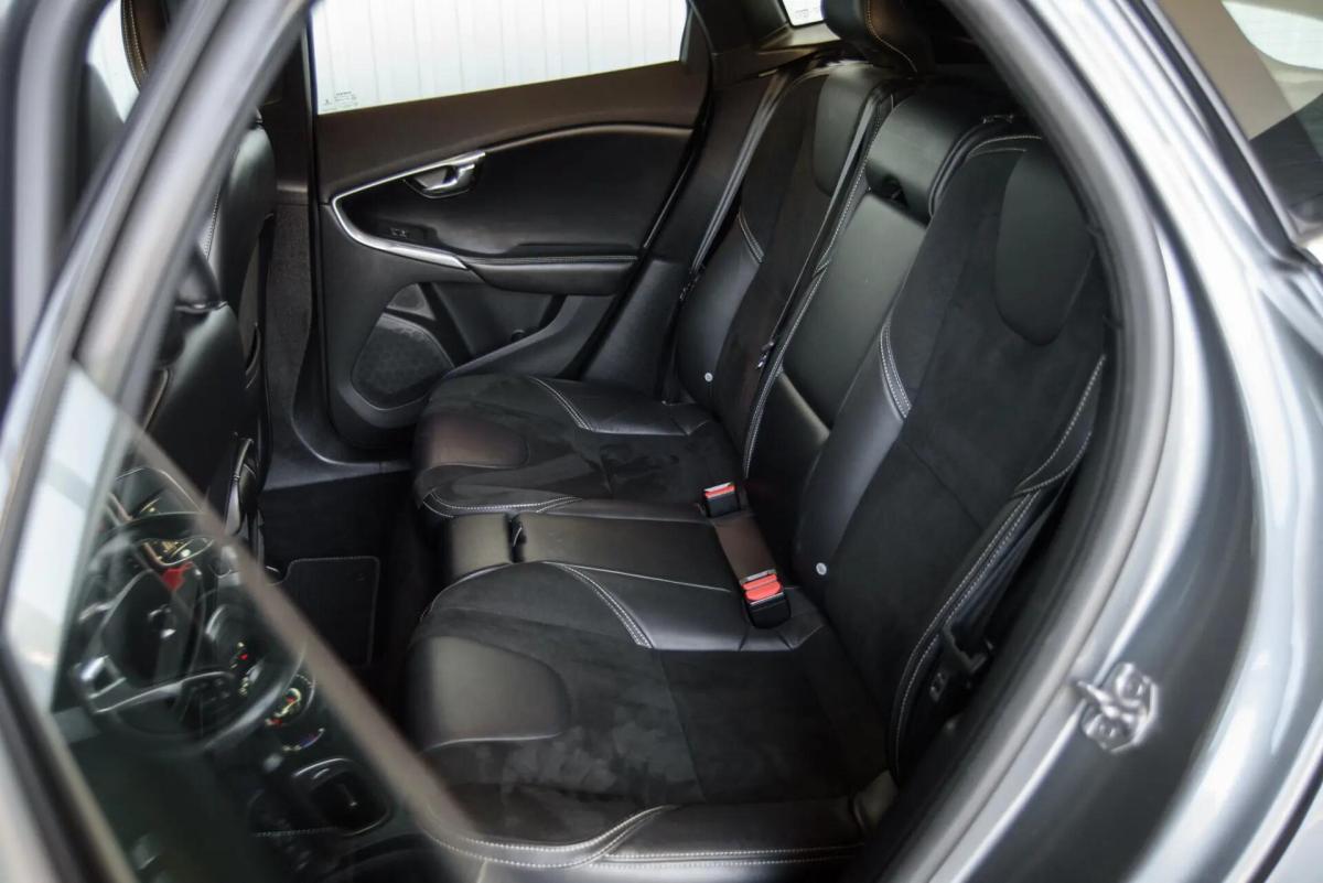 volvo-v40-2018-gasolina-1498cc