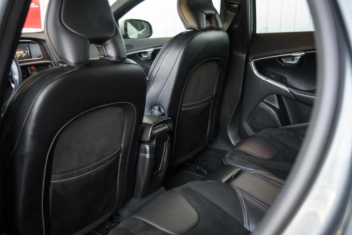 volvo-v40-2018-gasolina-1498cc