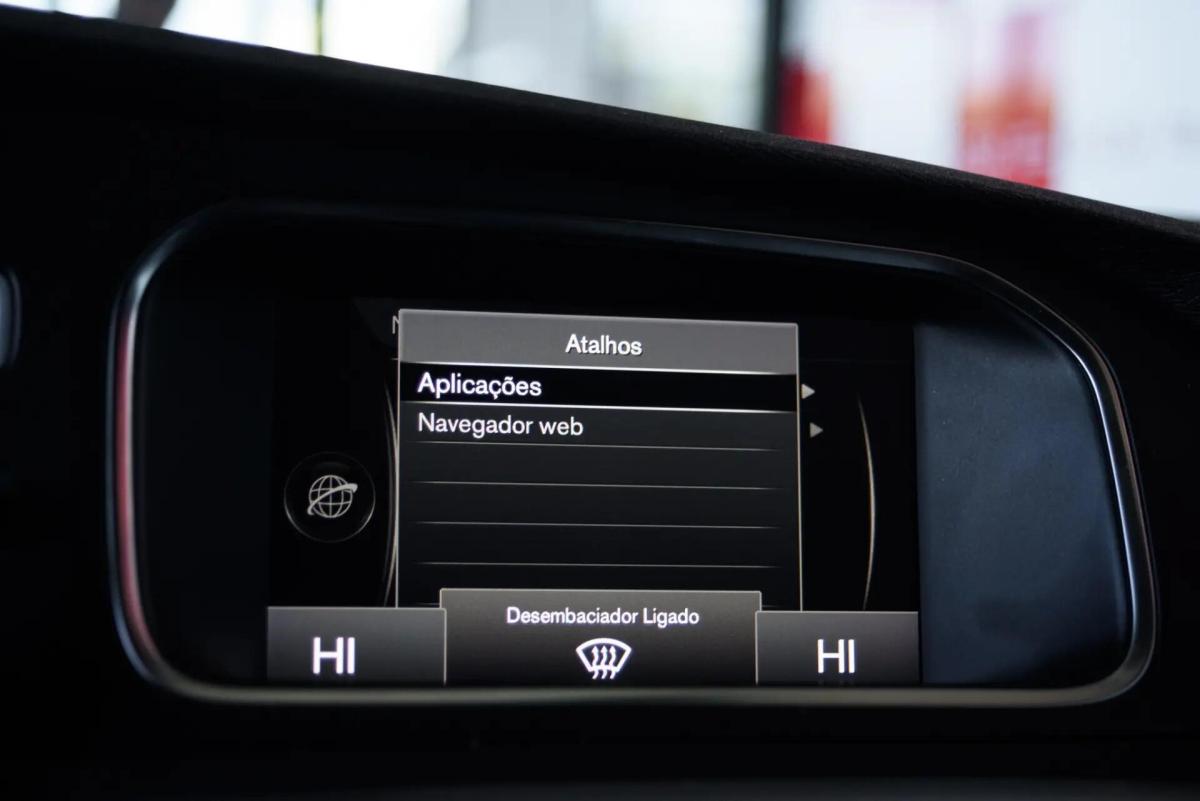 volvo-v40-2018-gasolina-1498cc