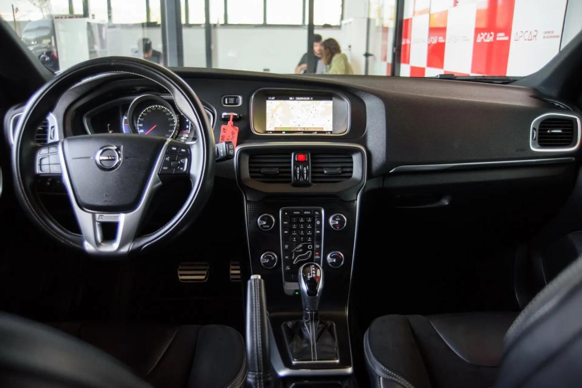 volvo-v40-2018-gasolina-1498cc