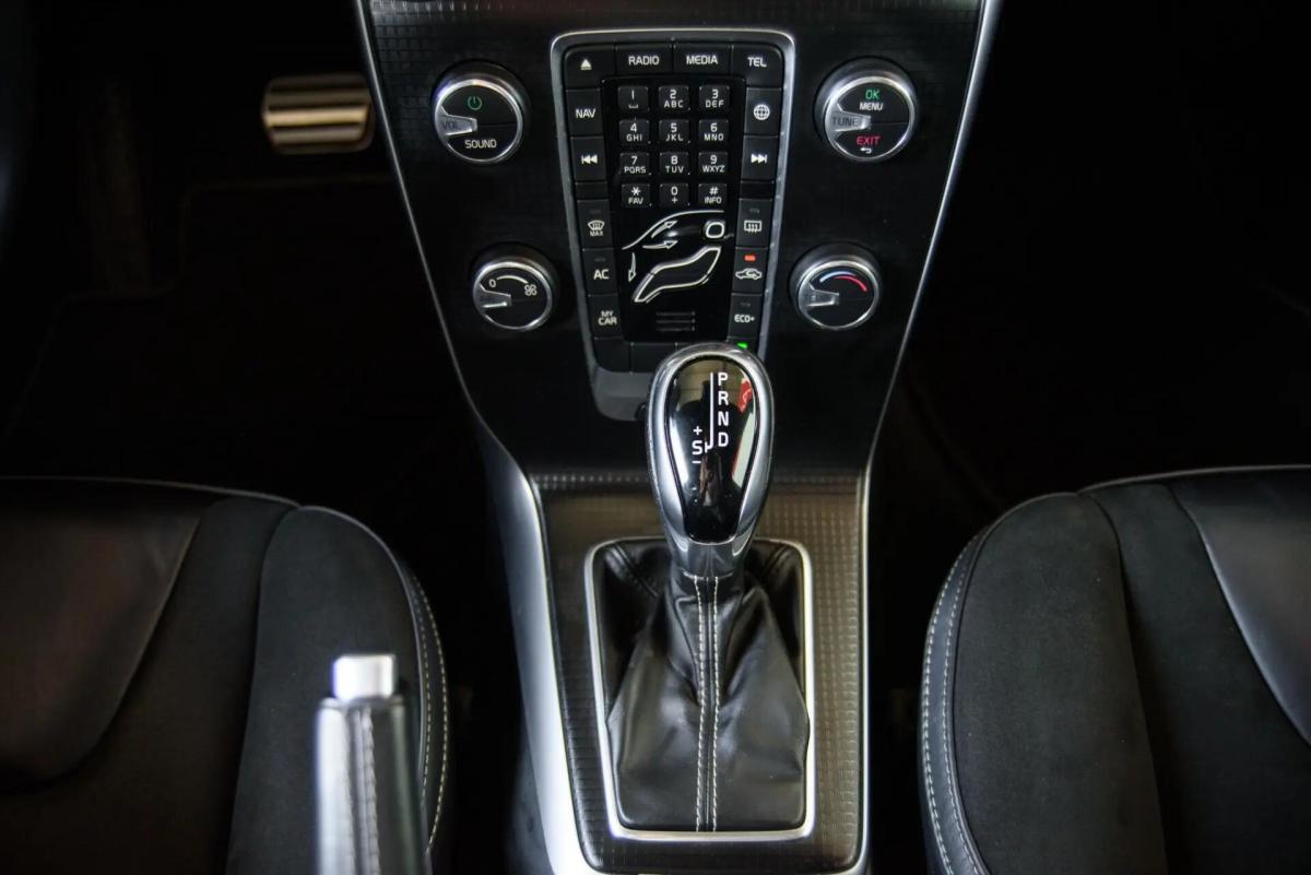 volvo-v40-2018-gasolina-1498cc
