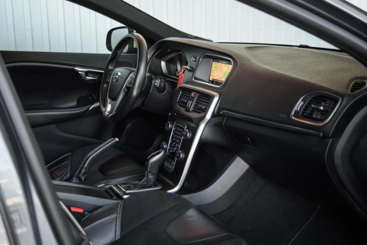 volvo-v40-2018-gasolina-1498cc