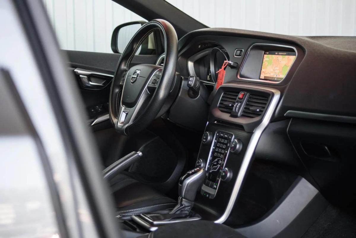 volvo-v40-2018-gasolina-1498cc