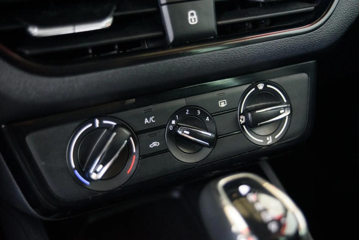 skoda-kamiq-2024-gasolina-999cc