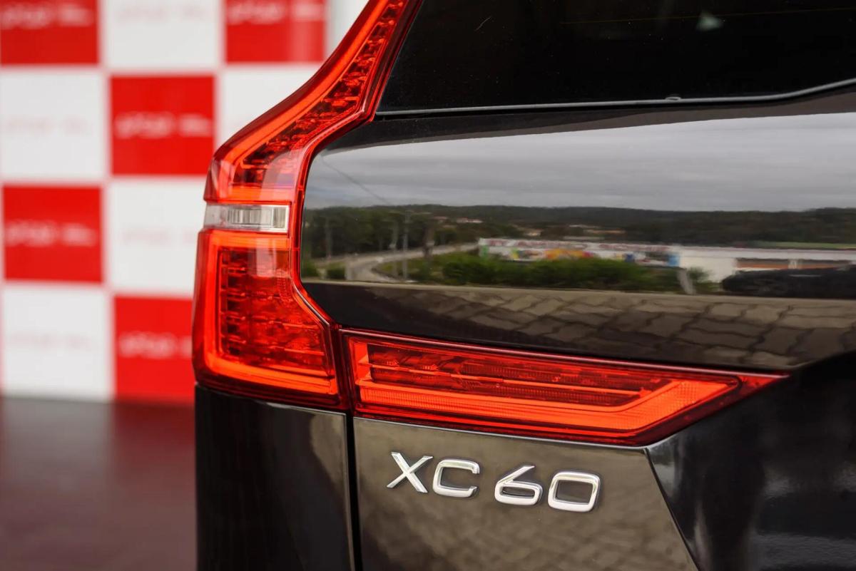 volvo-xc60-2019-hibrido-a-gasolina-1969cc