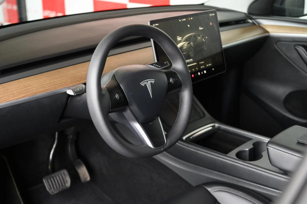 tesla-model-y-2024-eletrico-0cc