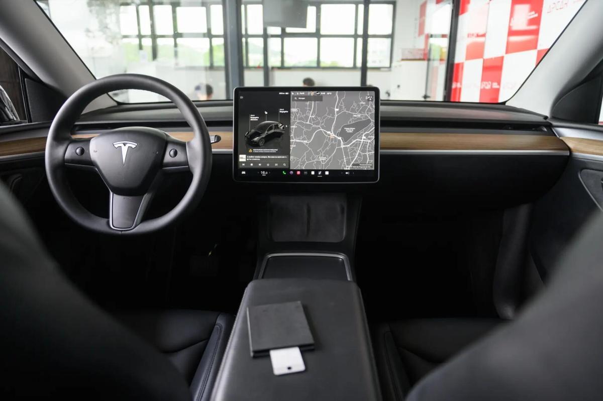 tesla-model-y-2024-eletrico-0cc