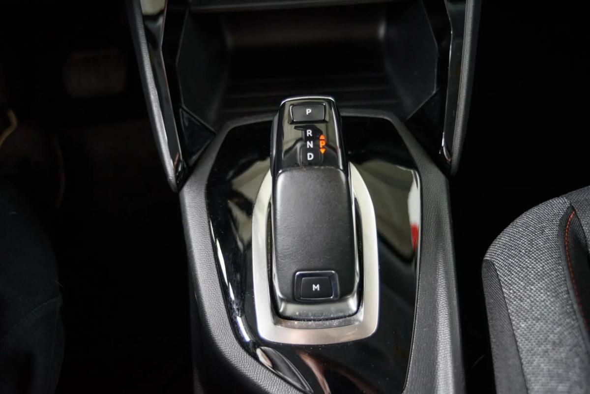 peugeot-2008-2021-gasolina-1199cc