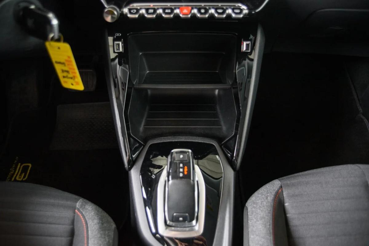 peugeot-2008-2021-gasolina-1199cc