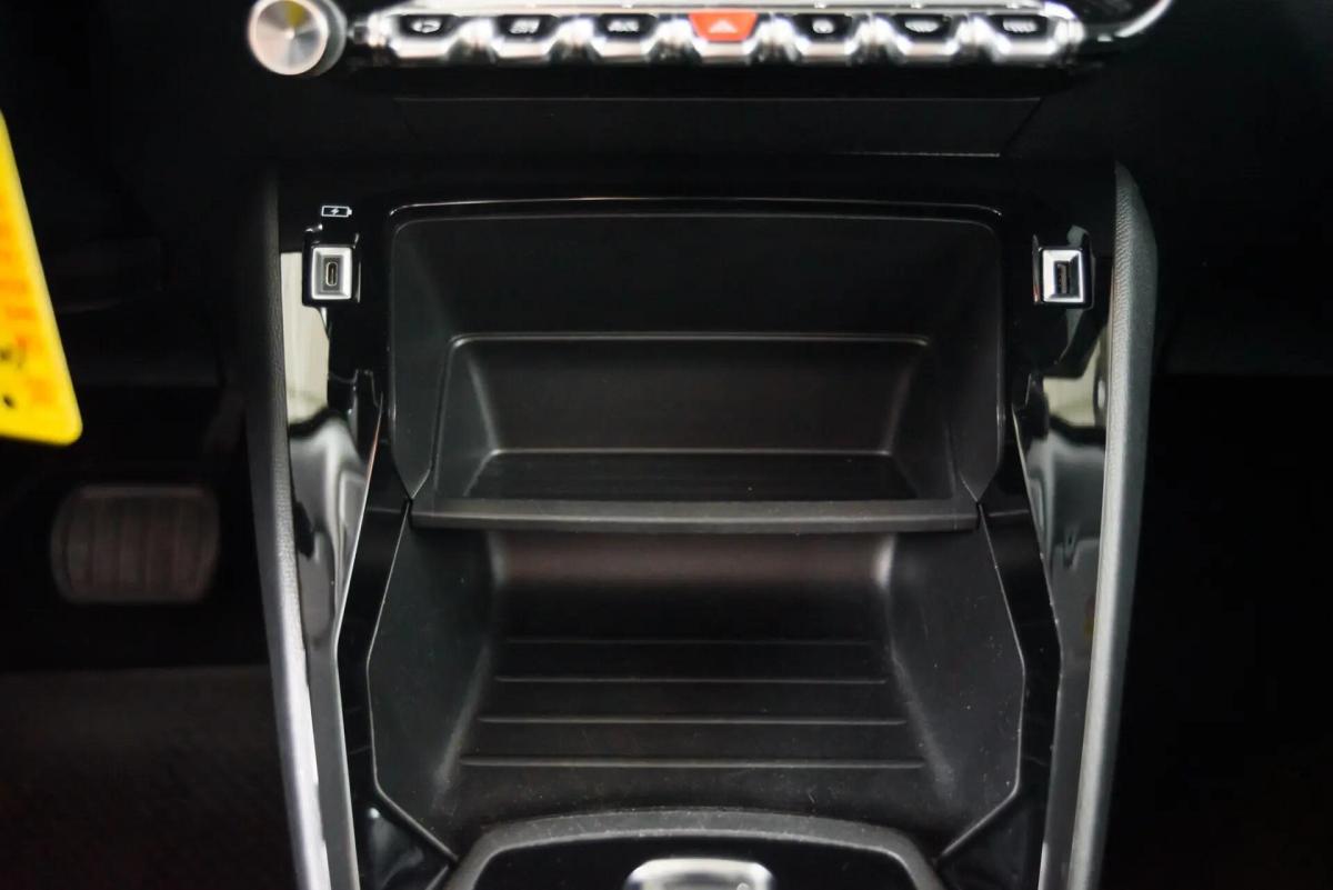 peugeot-2008-2021-gasolina-1199cc