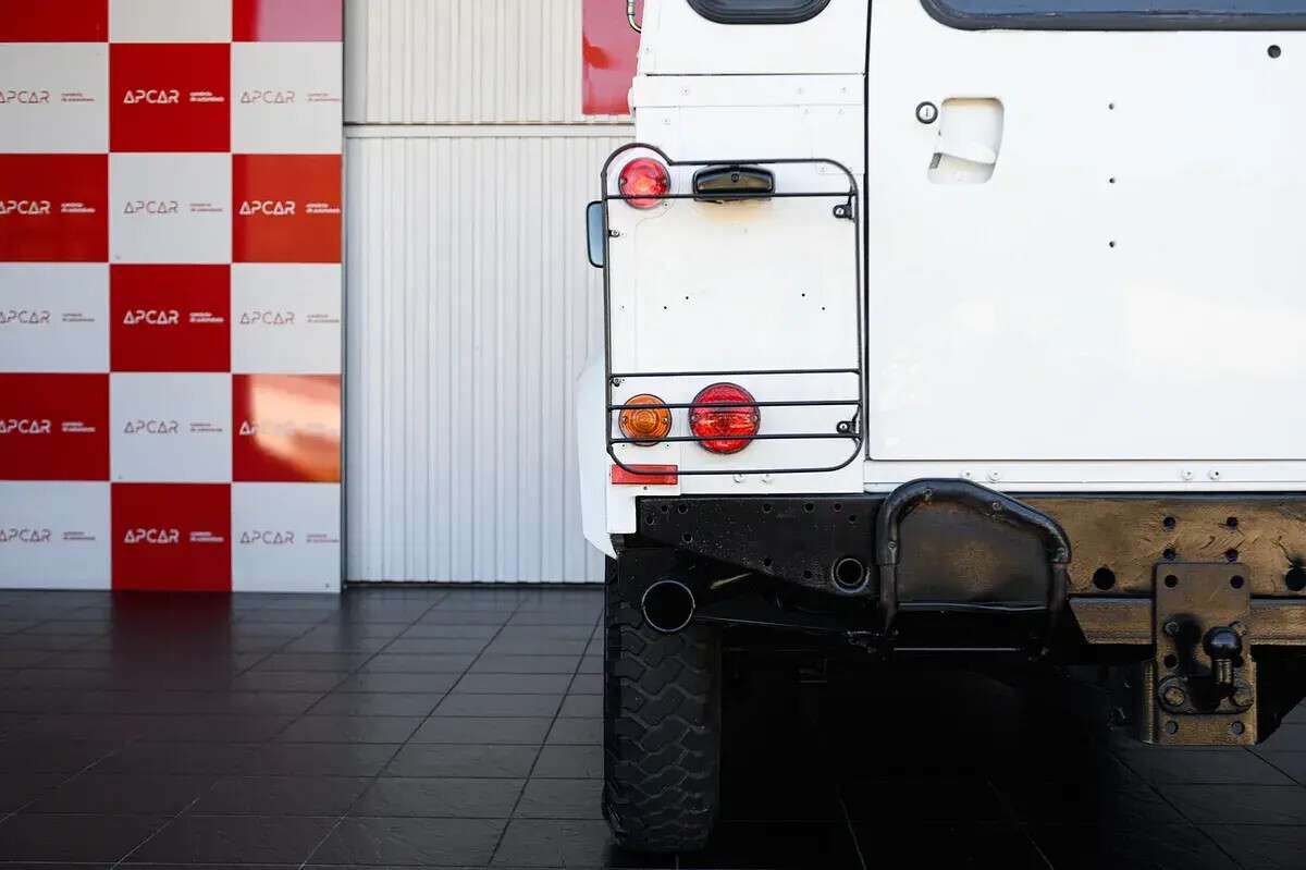 land-rover-defender-2007-diesel-2495cc