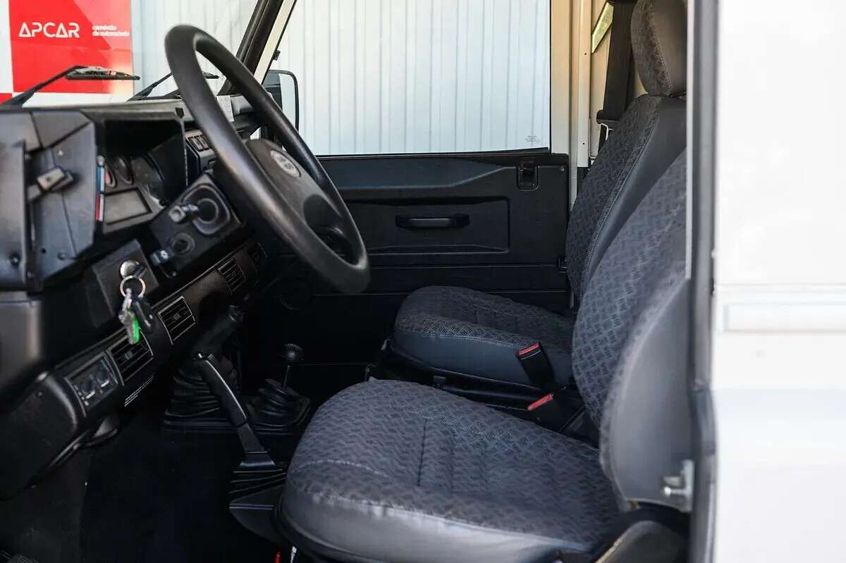 land-rover-defender-2007-diesel-2495cc