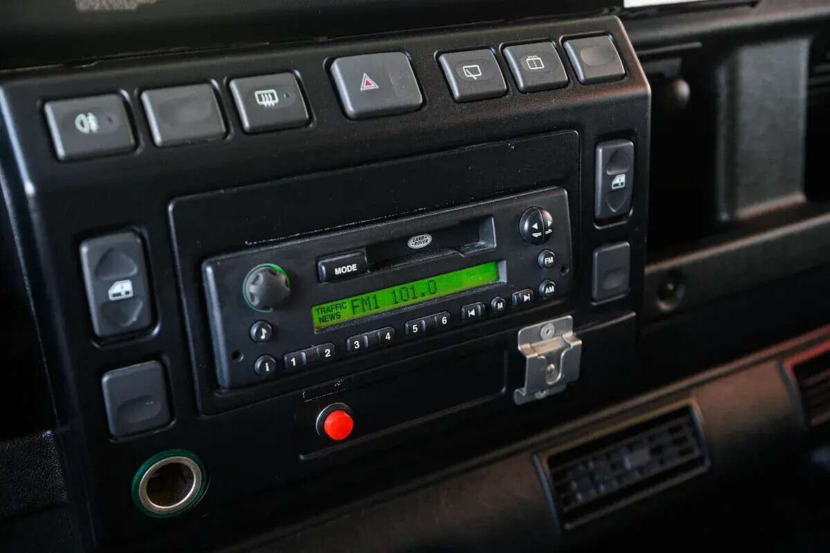 land-rover-defender-2007-diesel-2495cc