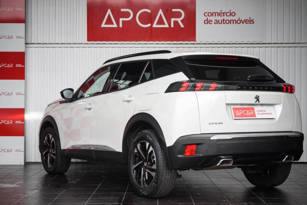 peugeot-2008-2023-gasolina-1199cc