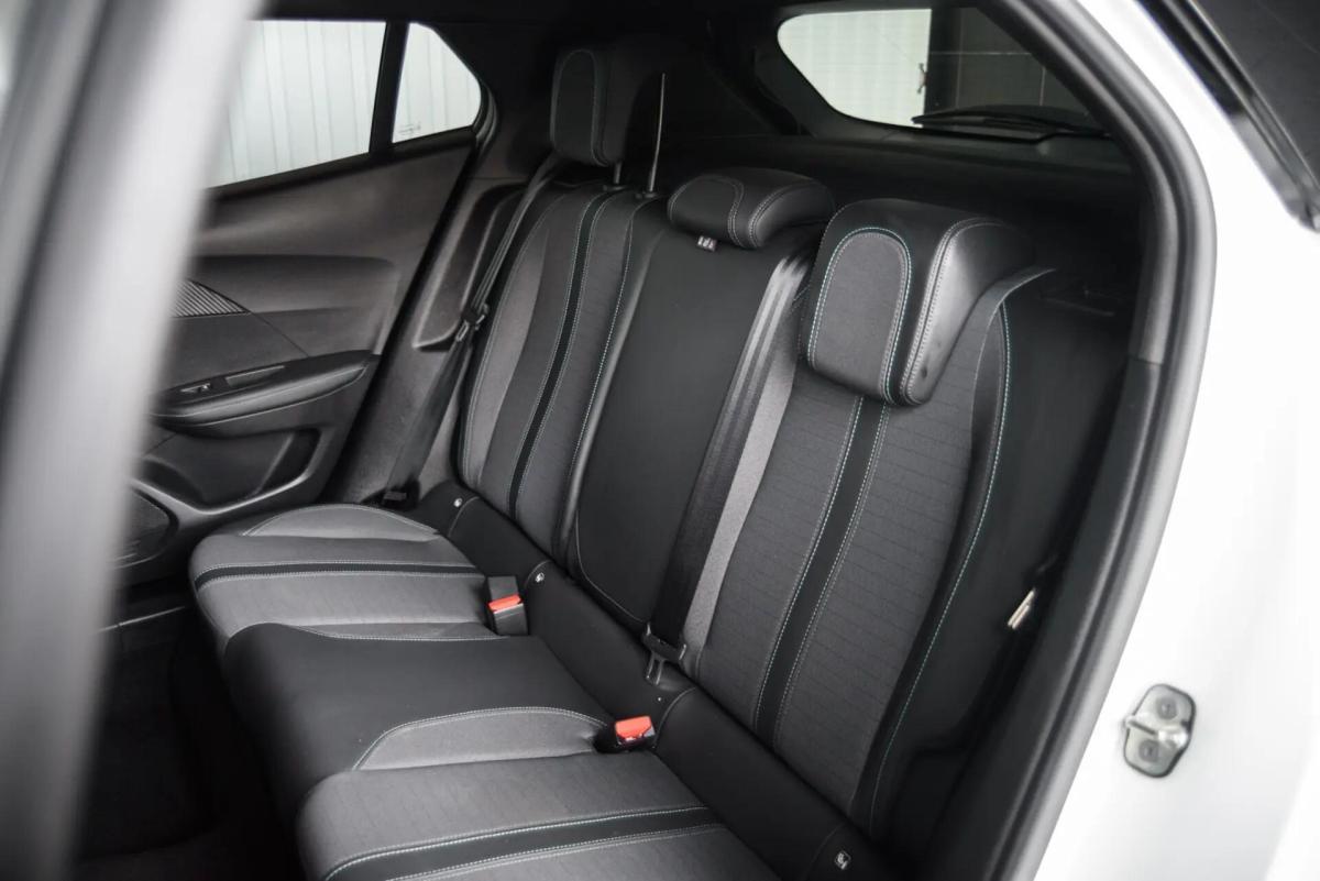 peugeot-2008-2023-gasolina-1199cc