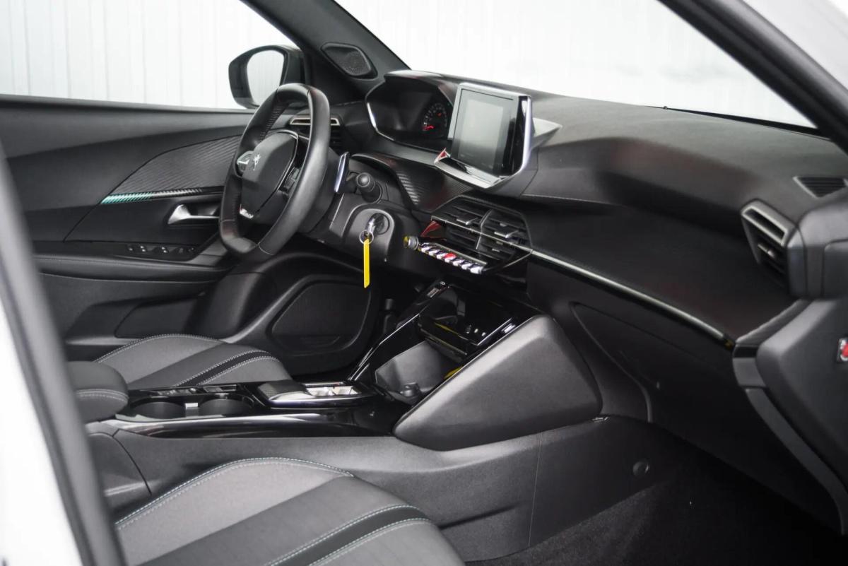 peugeot-2008-2023-gasolina-1199cc