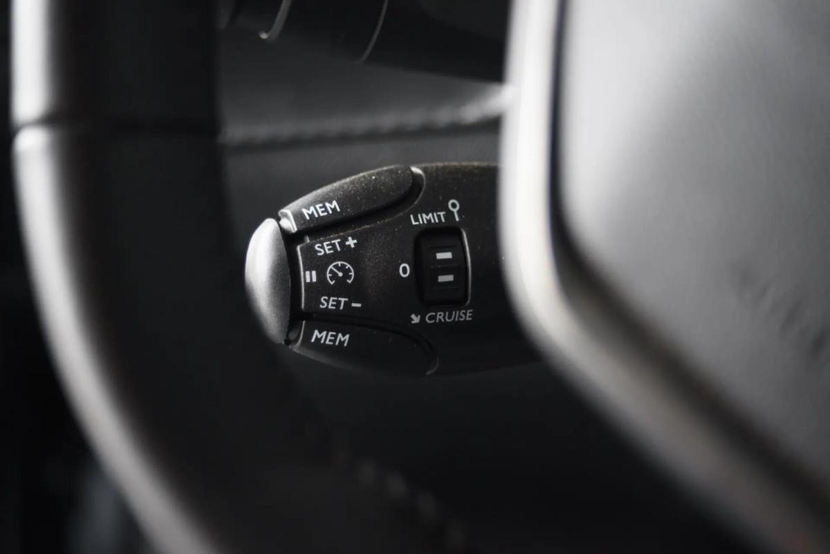peugeot-208-2024-gasolina-1199cc