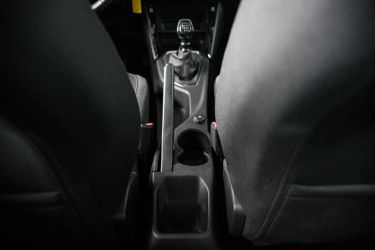 peugeot-208-2024-gasolina-1199cc
