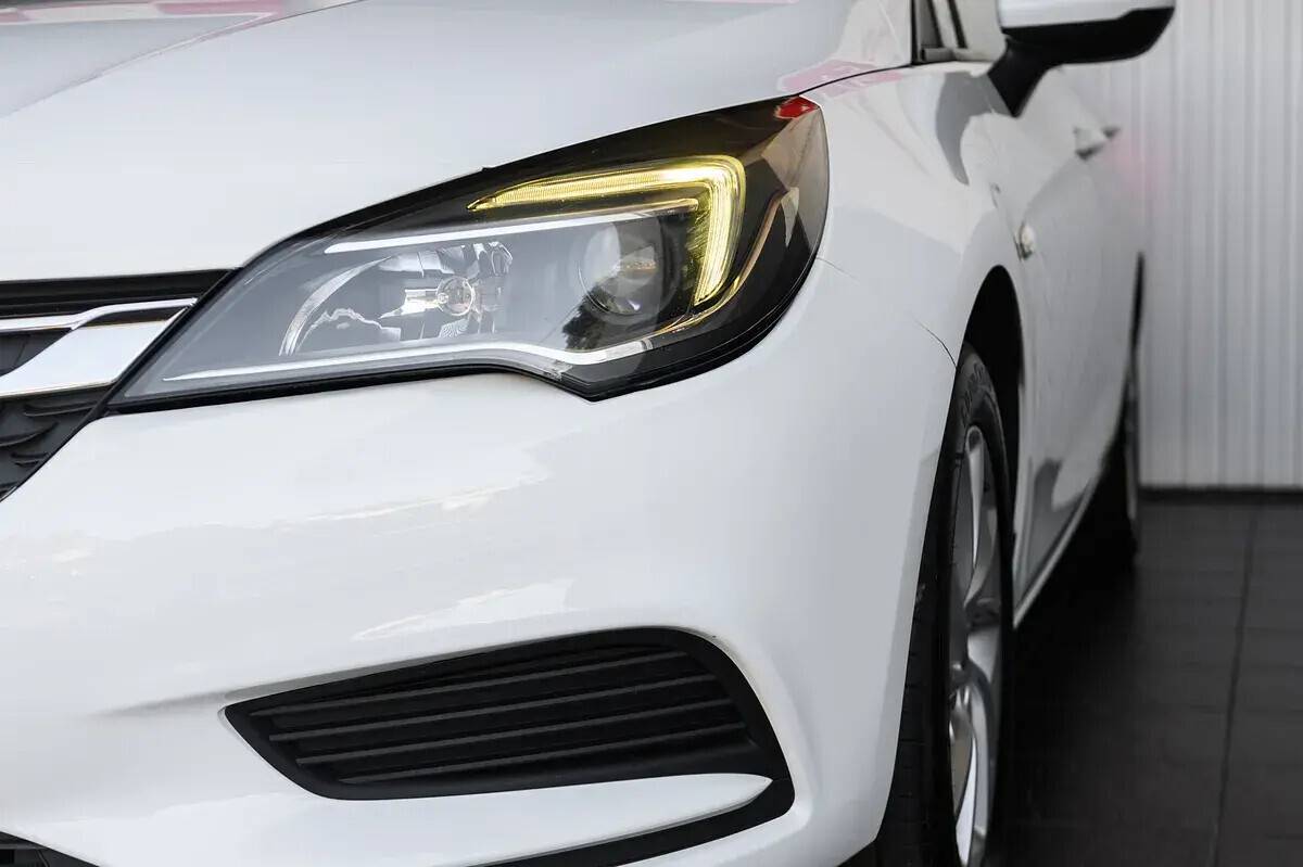 opel-astra-sport-tourer-2018-diesel-1598cc