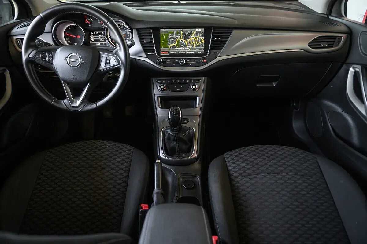 opel-astra-sport-tourer-2018-diesel-1598cc