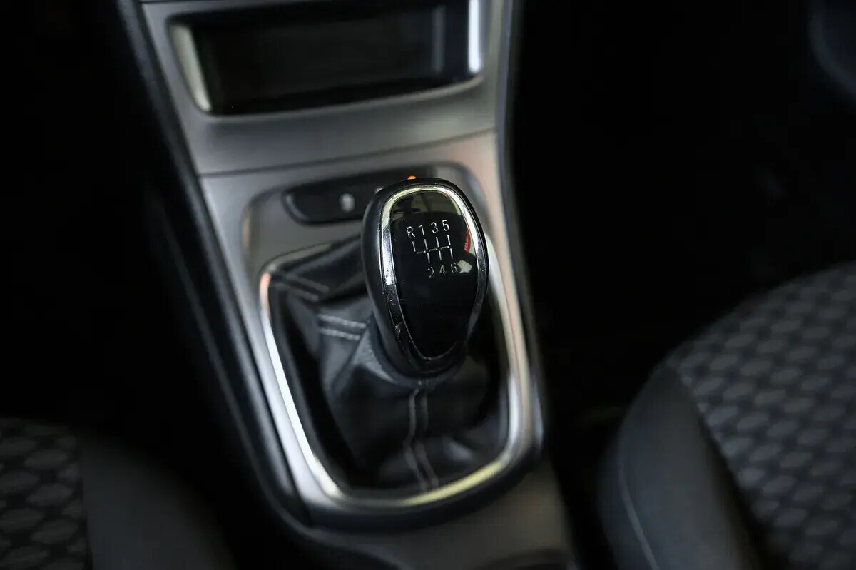 opel-astra-sport-tourer-2018-diesel-1598cc