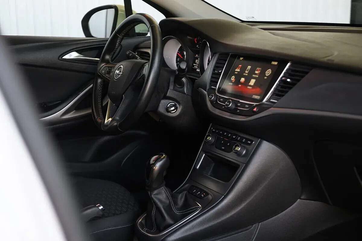 opel-astra-sport-tourer-2018-diesel-1598cc