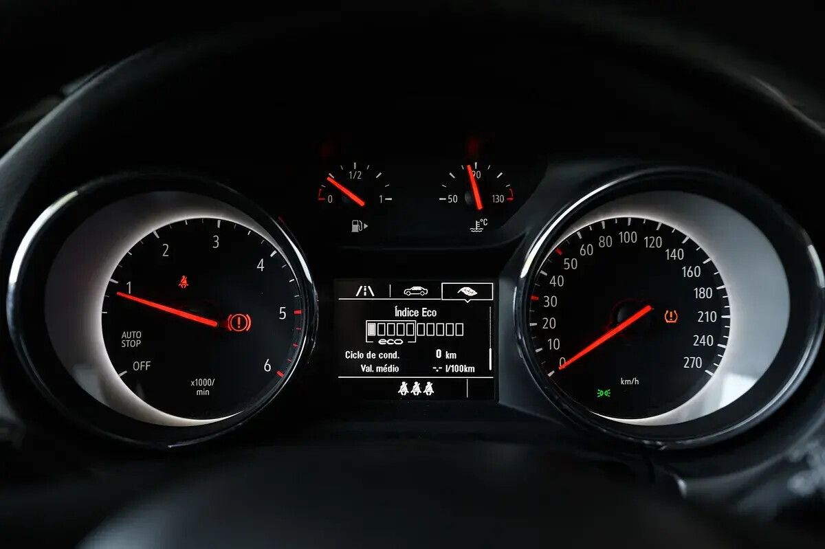 opel-astra-sport-tourer-2018-diesel-1598cc