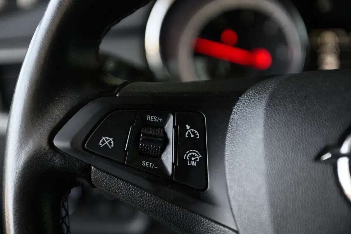 opel-astra-sport-tourer-2018-diesel-1598cc
