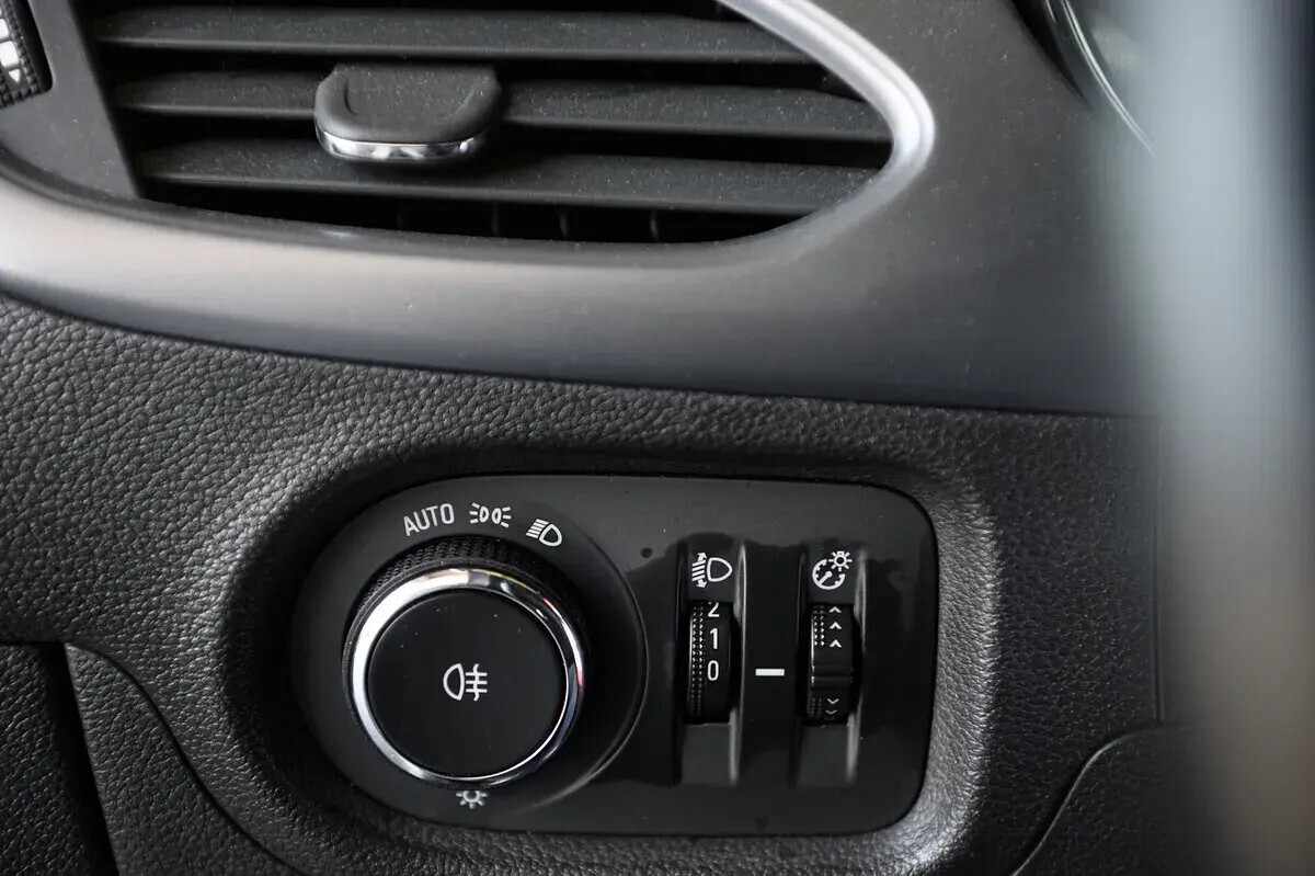 opel-astra-sport-tourer-2018-diesel-1598cc