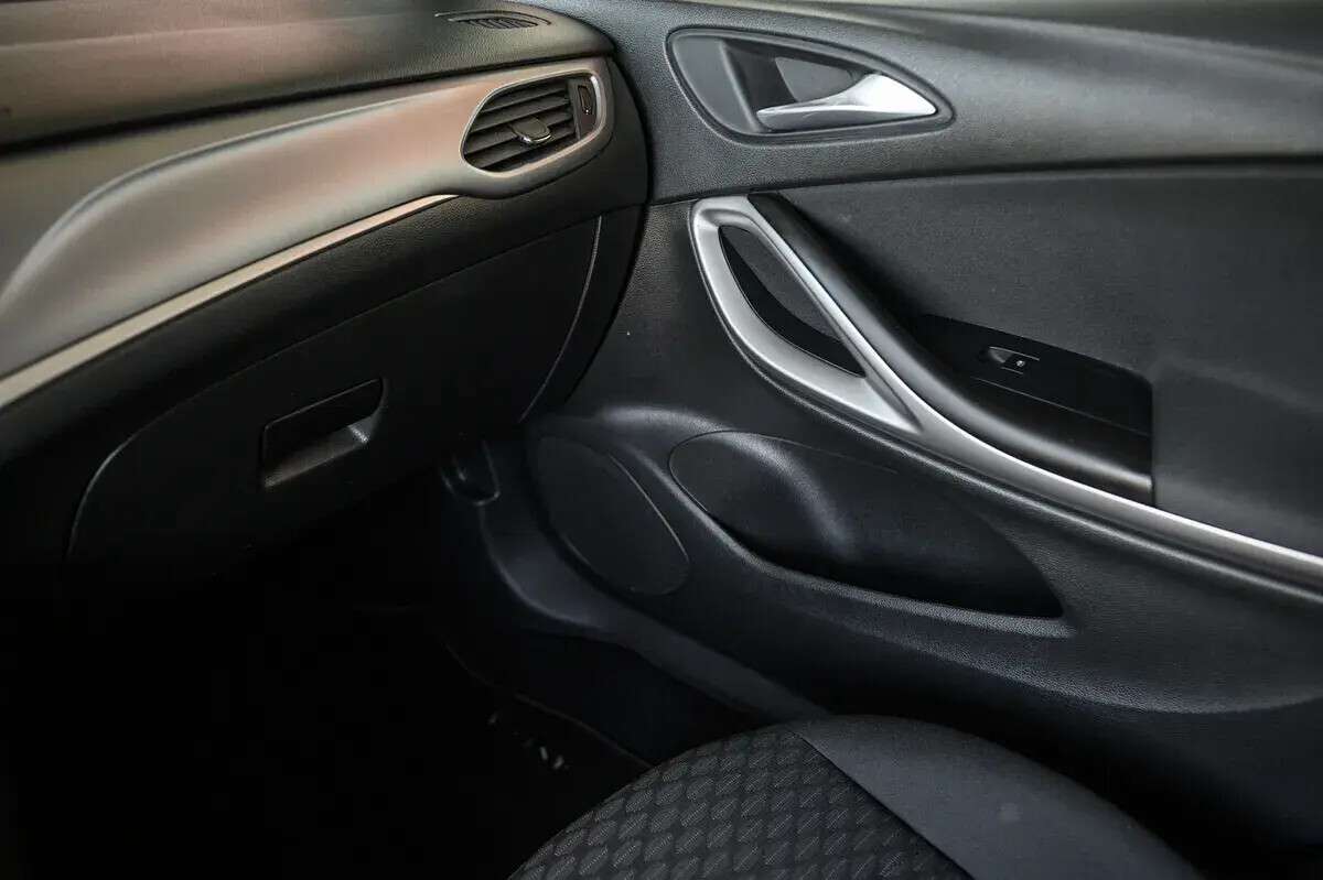 opel-astra-sport-tourer-2018-diesel-1598cc