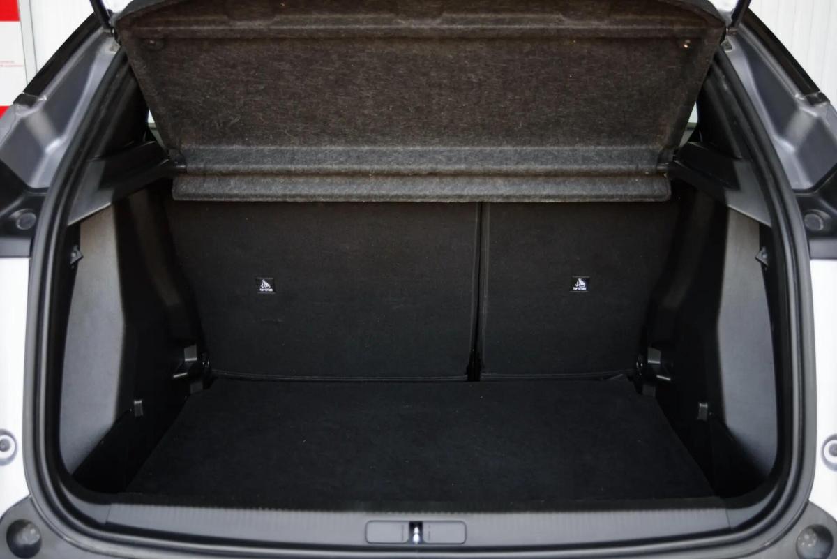 peugeot-2008-2024-gasolina-1199cc