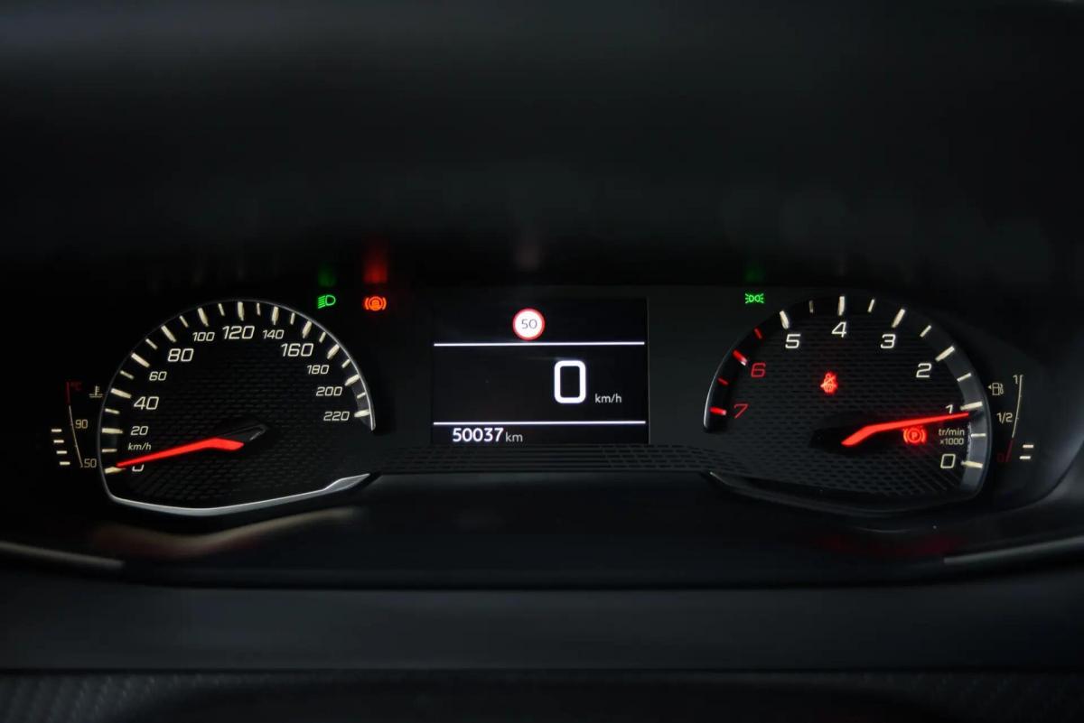 peugeot-2008-2024-gasolina-1199cc