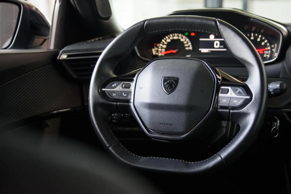 peugeot-2008-2024-gasolina-1199cc