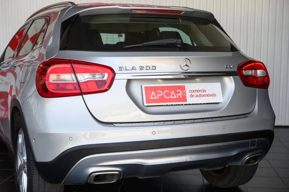 mercedes-benz-gla-200-cdi-2014-diesel-2143cc