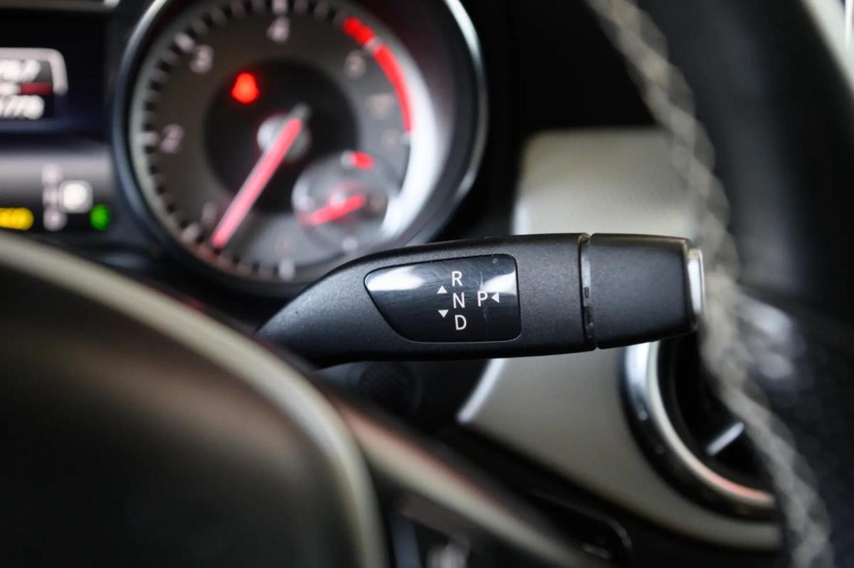 mercedes-benz-gla-200-cdi-2014-diesel-2143cc