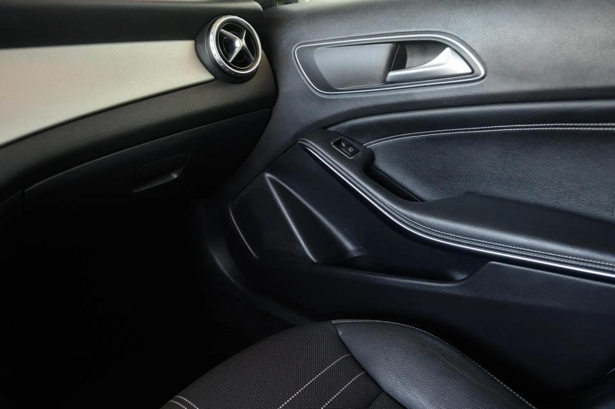 mercedes-benz-gla-200-cdi-2014-diesel-2143cc