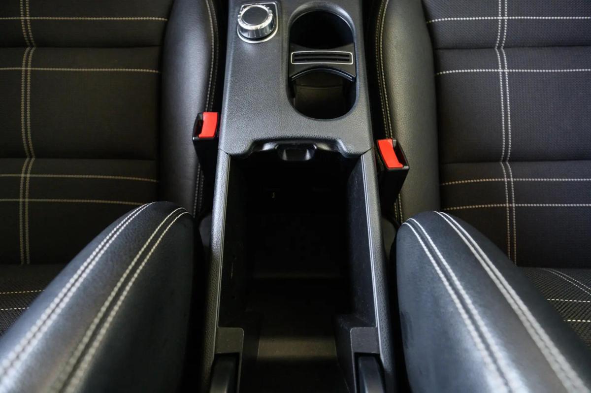 mercedes-benz-gla-200-cdi-2014-diesel-2143cc