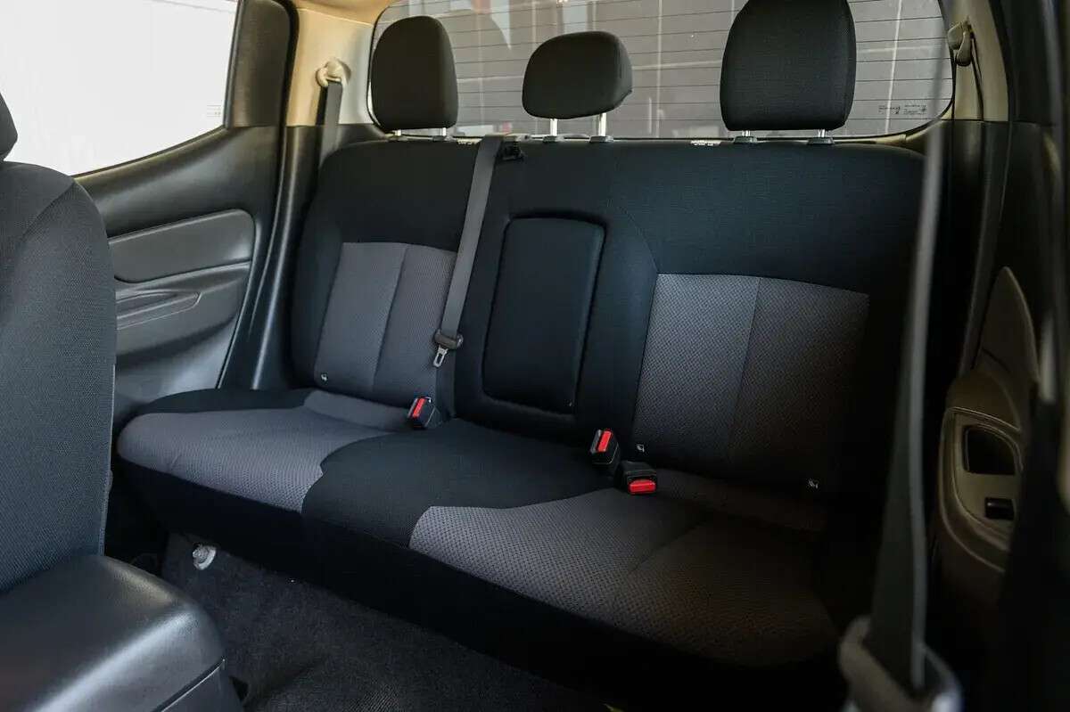 mitsubishi-l200-2018-diesel-2442cc