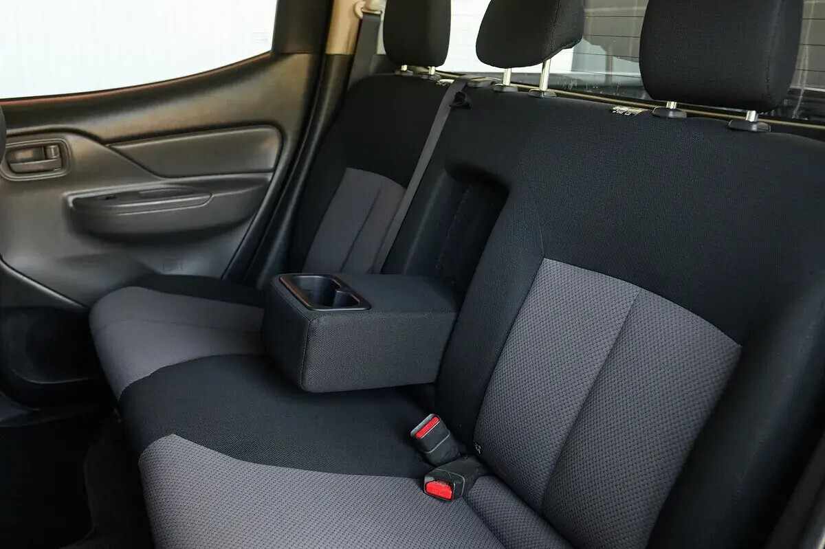 mitsubishi-l200-2018-diesel-2442cc