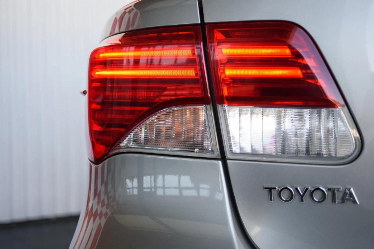 toyota-avensis-2012-diesel-1998cc