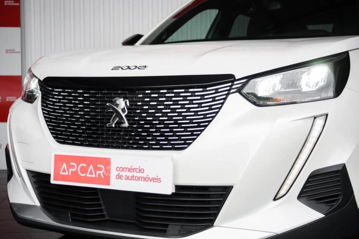 peugeot-2008-2023-gasolina-1199cc