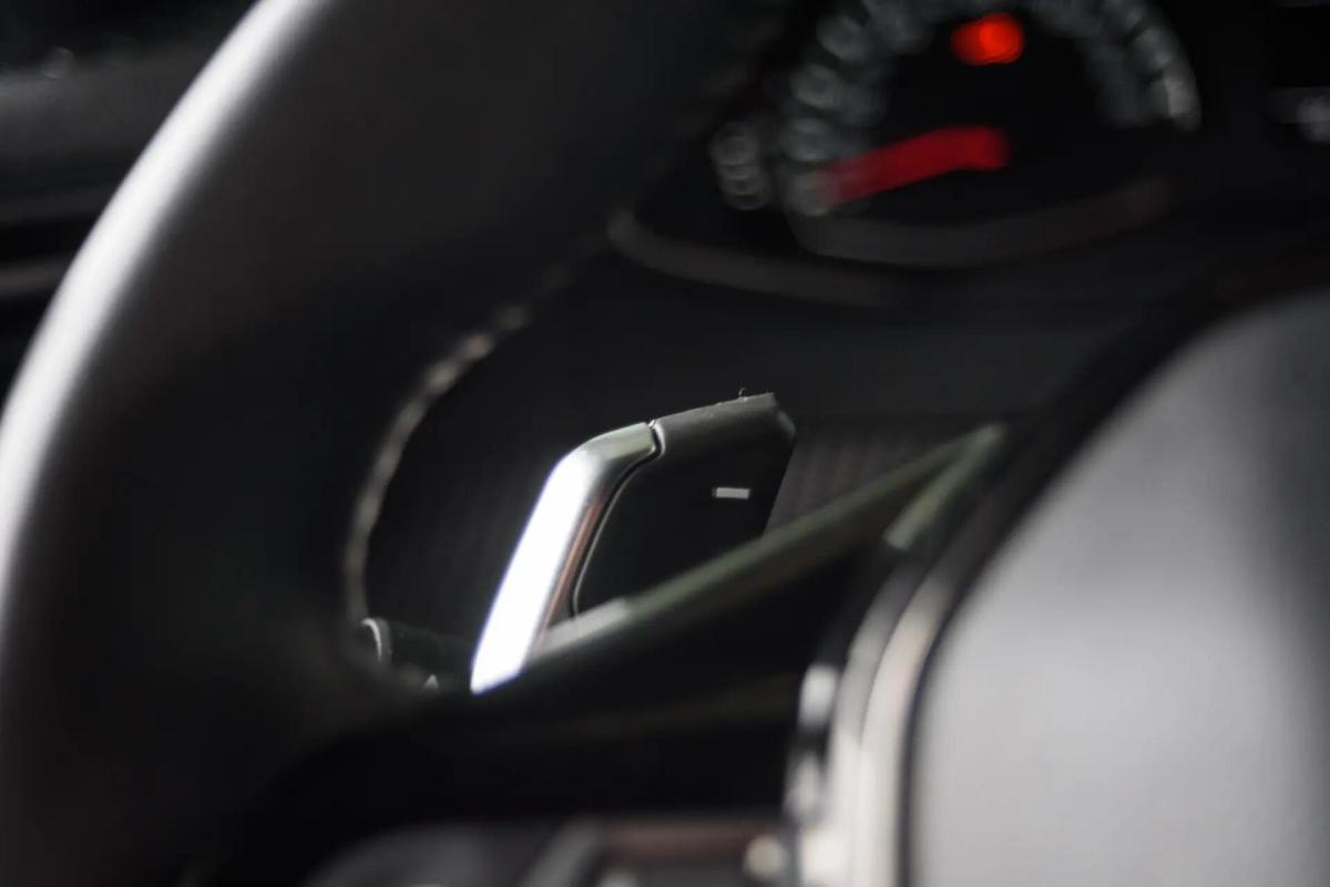 peugeot-2008-2023-gasolina-1199cc