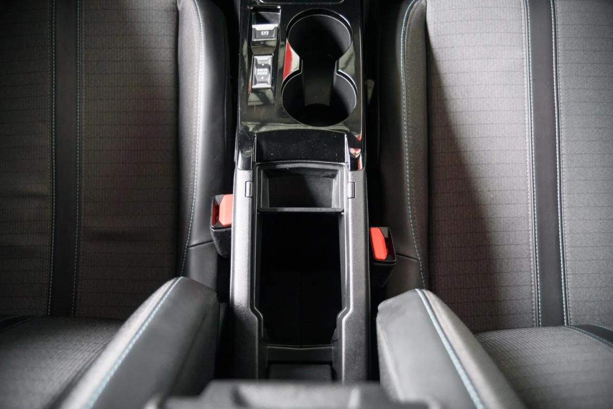 peugeot-2008-2023-gasolina-1199cc