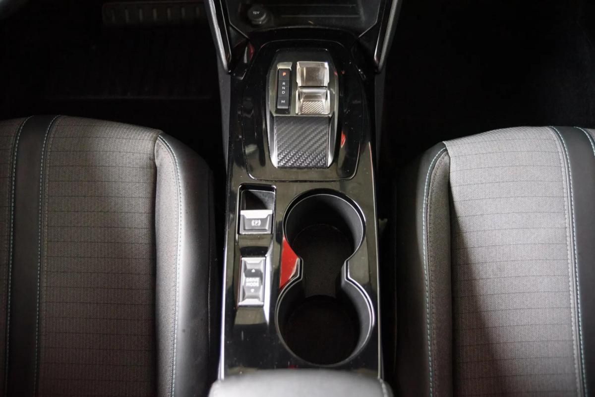 peugeot-2008-2023-gasolina-1199cc