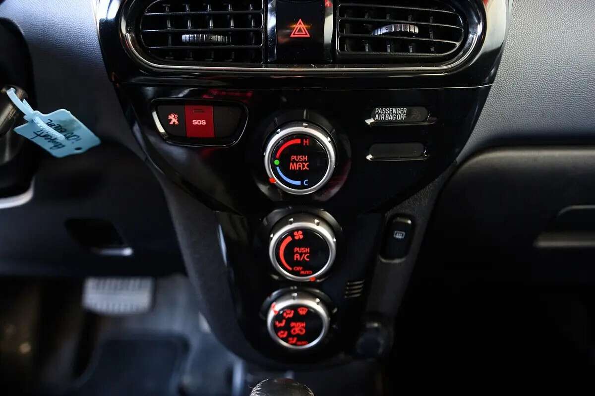 peugeot-ion-2016-eletrico-0cc