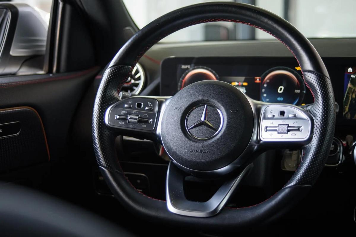 mercedes-benz-eqa-300-4matic-2022-eletrico-0cc