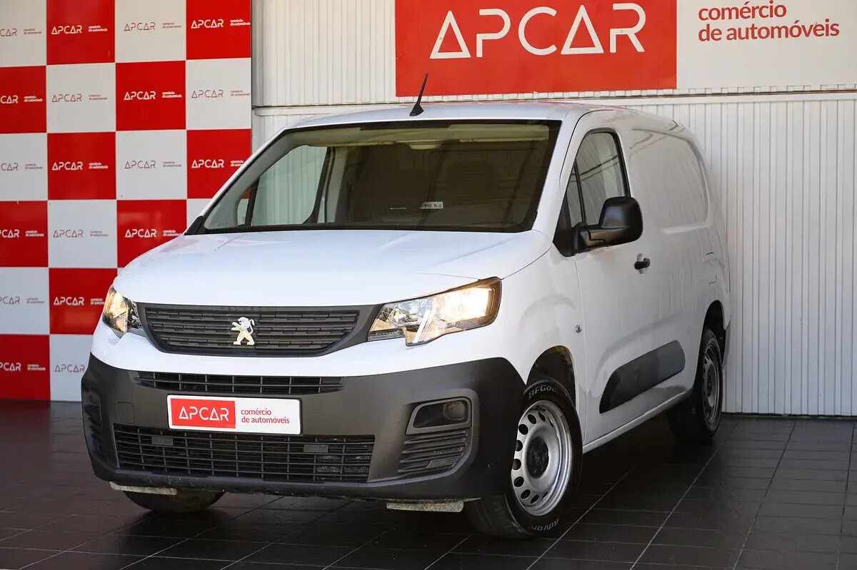 peugeot-partner-2023-diesel-1499cc